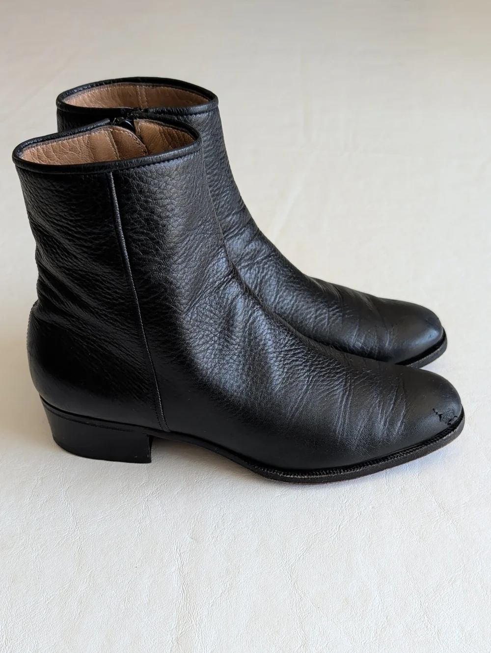 Gravati Neiman Marcus Black Leather Ankle Boots Side Zip Women's Size 5